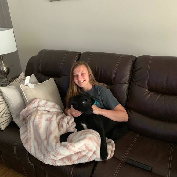 Meet your Posher, Alyssa - Picture 1 of 1